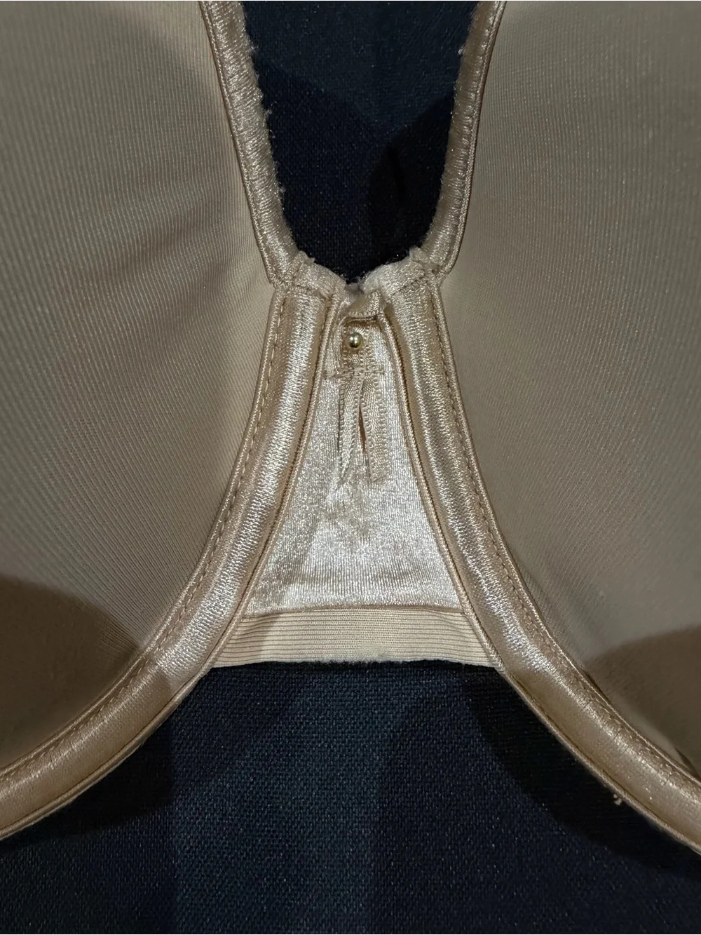 Vanity Fair lightweight molded